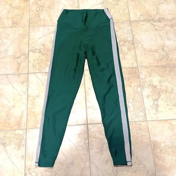 Upside leggings green with pink arrows .  Size S - Picture 1 of 5
